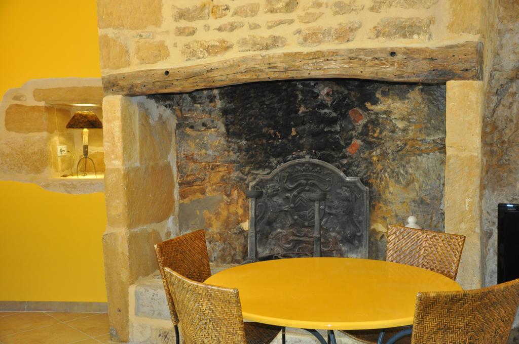 Gite Chez Le Gaulois 카르삭아일락 외부 사진