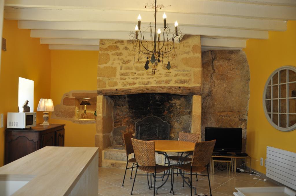 Gite Chez Le Gaulois 카르삭아일락 외부 사진